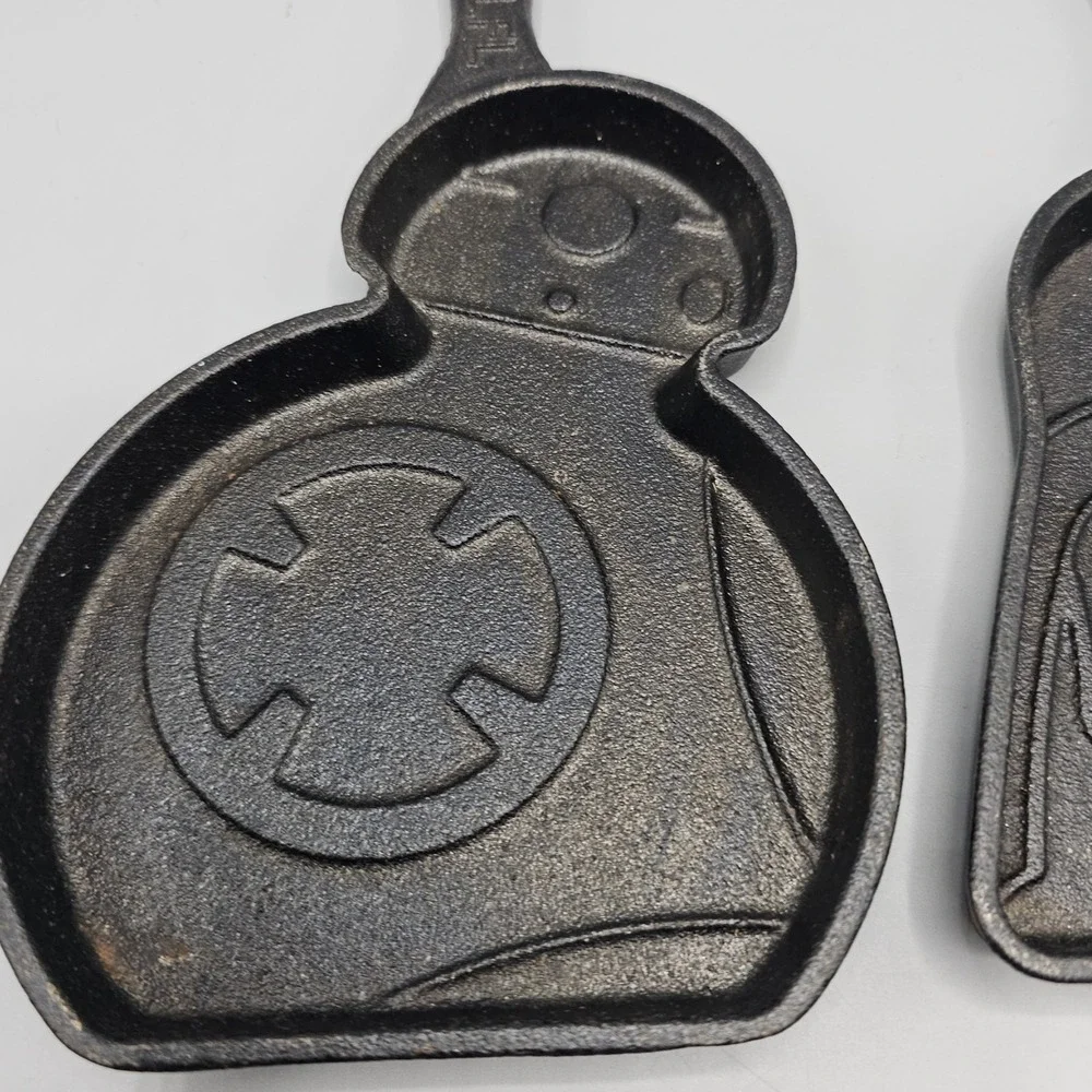 Star Wars Darth Vader, Mandalorian, Baby Yoda, Yo BB-8 Cast Iron Baking Skillet